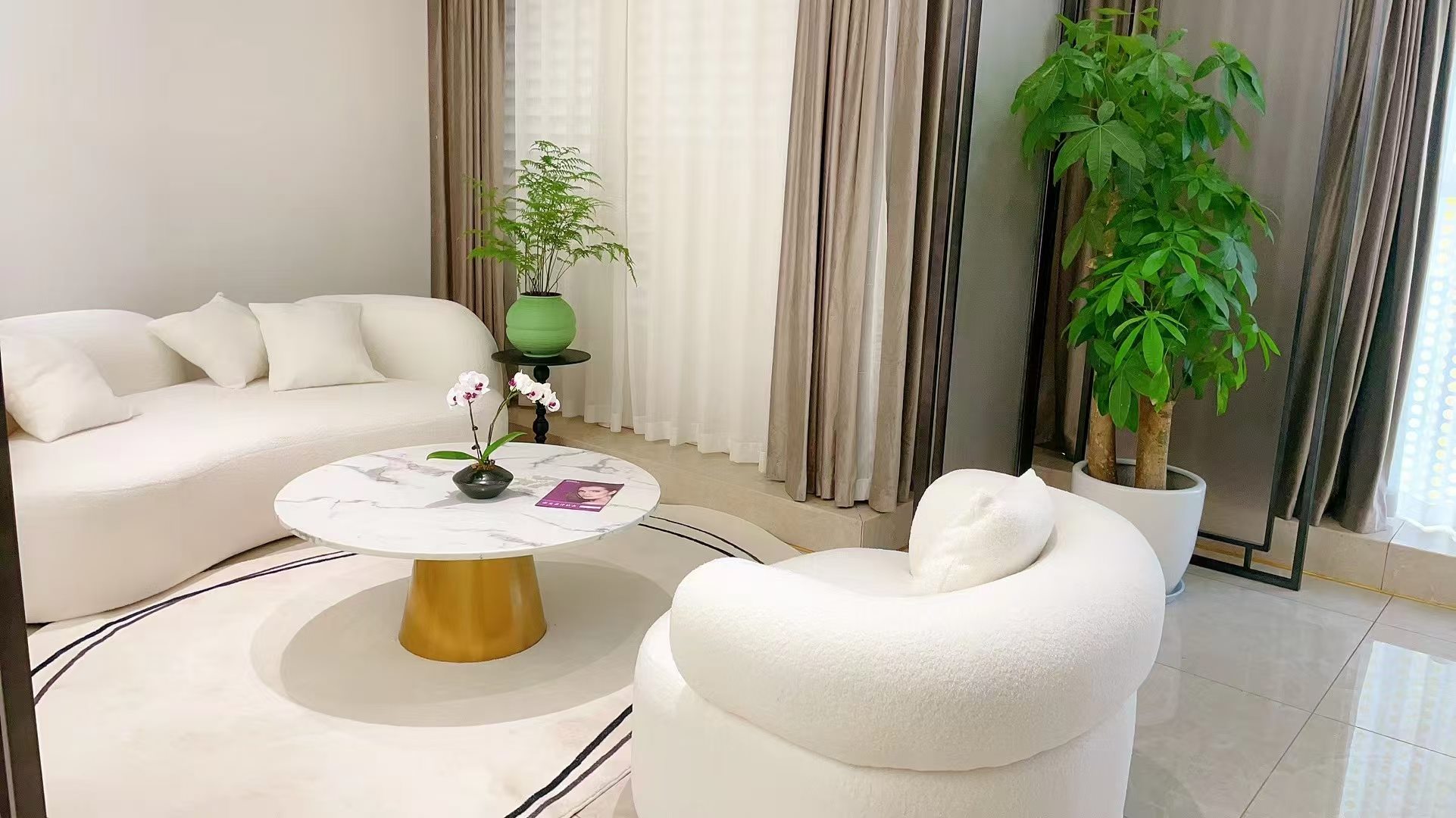 Private consultation lounge